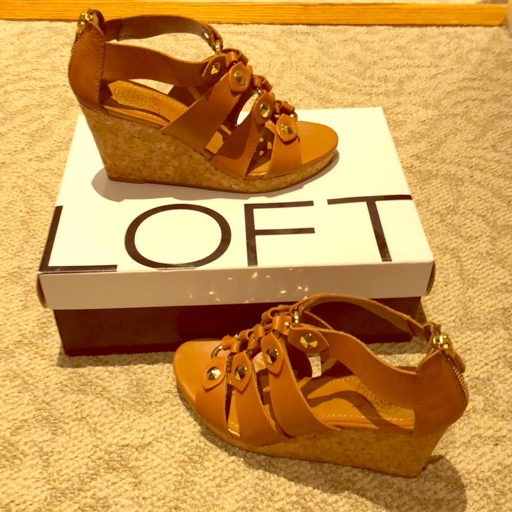 Cognac studded wedge size 7